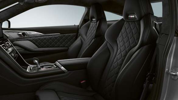 Fotele sportowe M z logo M.